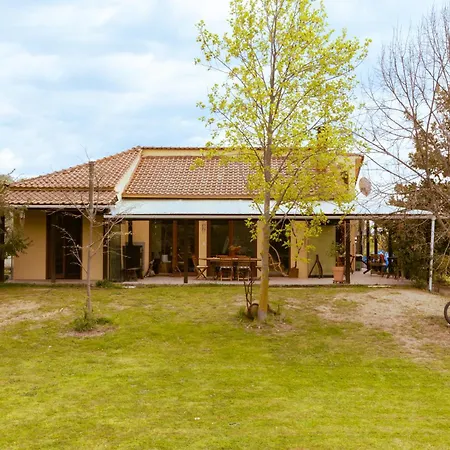 Friendhouse Villa