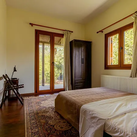 Friendhouse Villa *